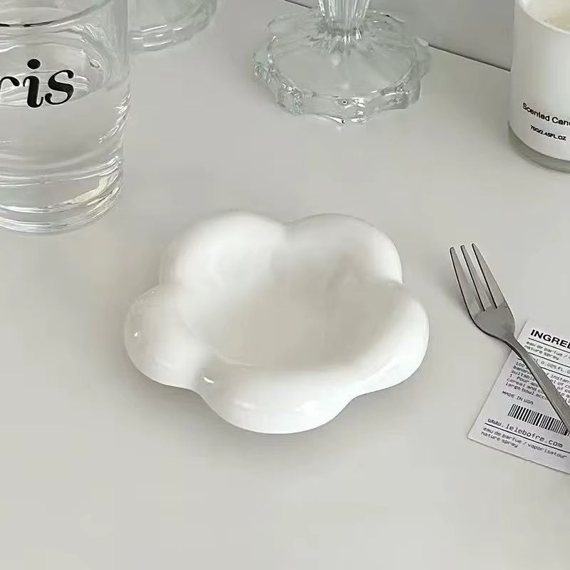 Nordic Flavor Ceramic Small Dish, Cute Small Dish with Heart Shaped Flowers for Home Use Snack Dip Seasoning Small Dish