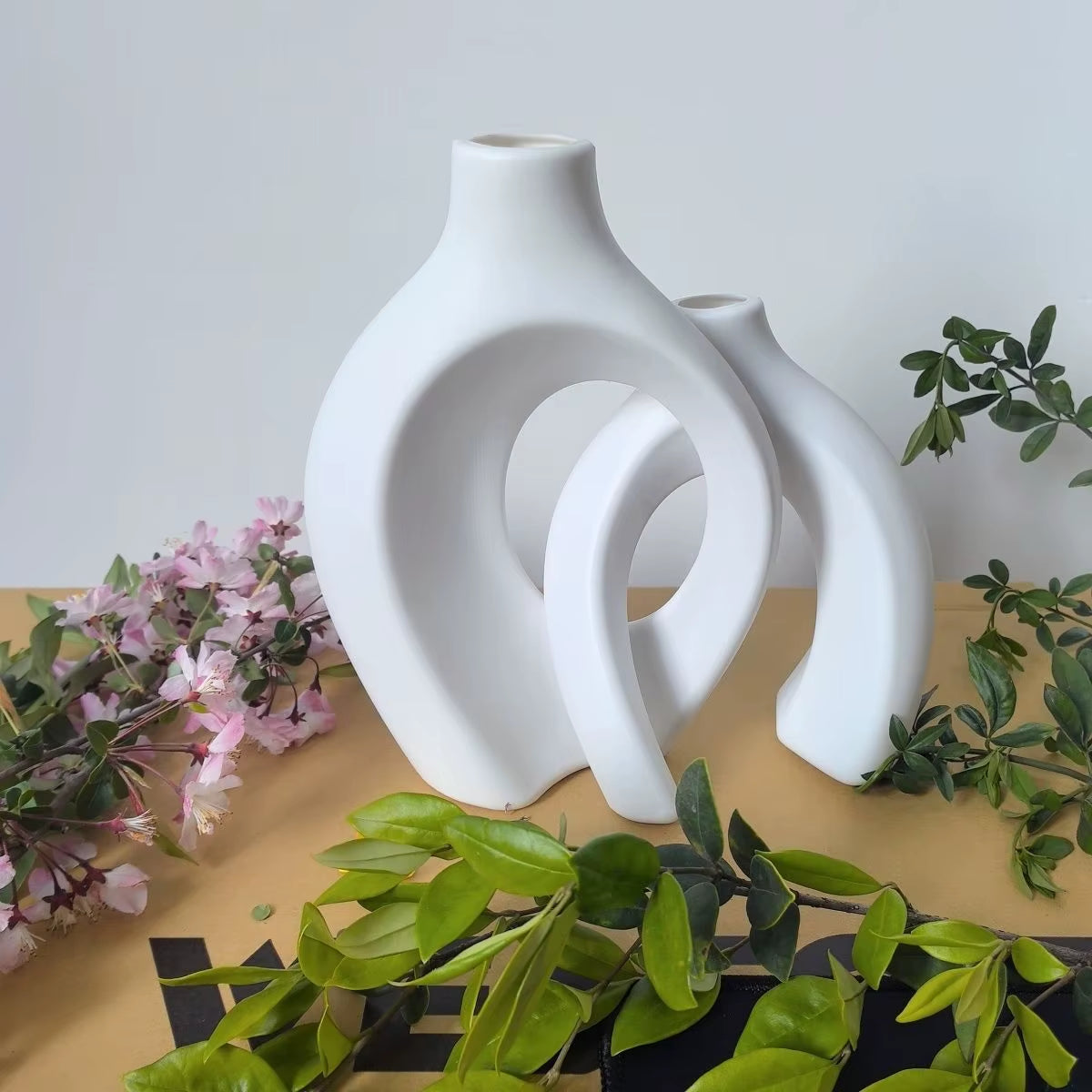 Hollow Nordic Modern Vase Set of 2 for Modern Home Decor,Plastic Imitation Ceramic Hollow Flower Vases for Living Room